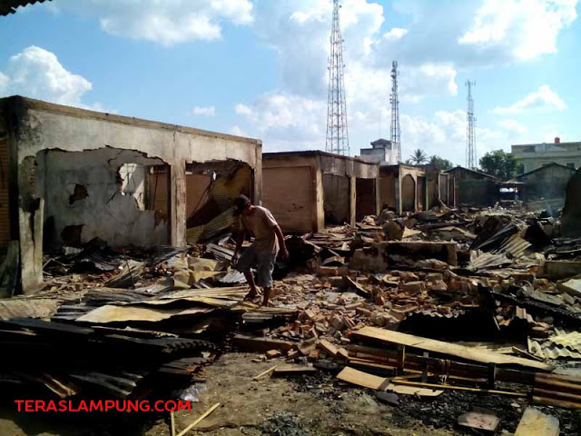 Kebakaran, Ratusan Kios di Pasar Way Jepara Ludes