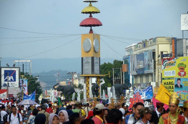 Pawai Budaya Begawi Kota Bandarlampung Disambut Antusiasme Warga