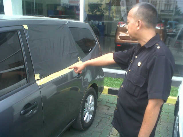 Lagi, Pencuri Pecahkan Kaca Mobil dan Gondol Uang Karyawan Diler Mobil Nissan