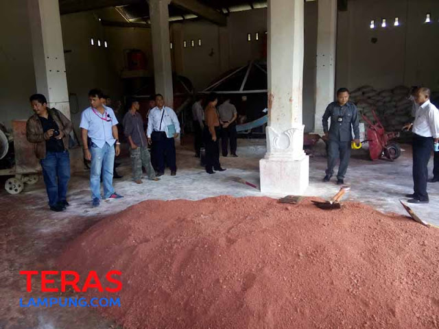 Polda Sita 20 Ribu Ton Pupuk dari 50 Gudang