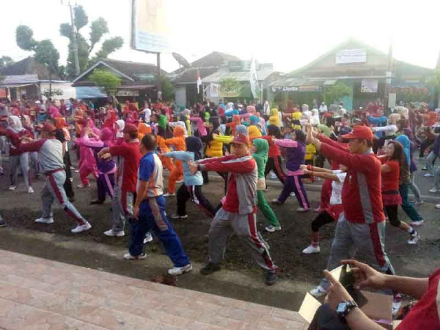 Senam Massal HUT Lampura: Kupon Hadiah Banyak yang Dobel, Pembagian Hadiah Kacau