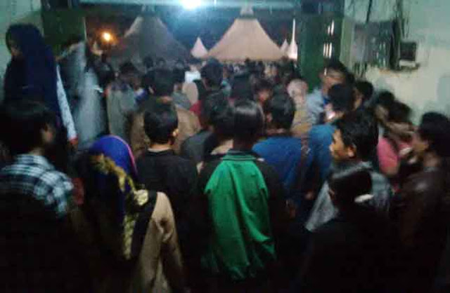 Penutupan HUT Lampura di Stadion Sukung, Hanya Sebentar Sheila on 7 Pukau Penonton