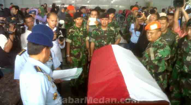 13 Jenazah Korban Hercules Jatuh Diberangkatkan Dari Lanud Soewondo Medan