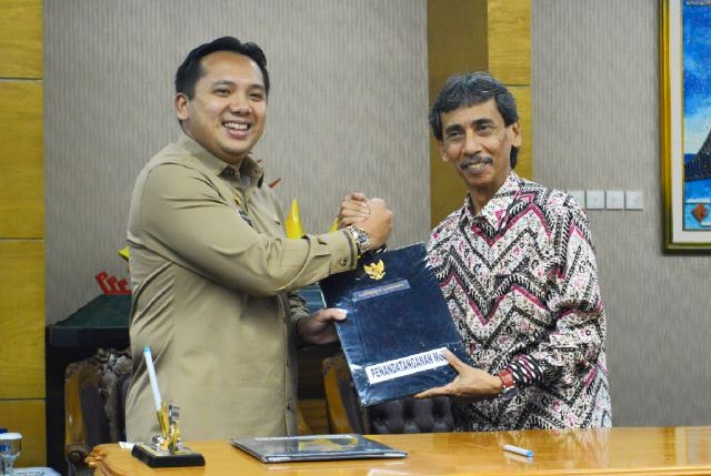 Hibah 18 Mobil: Gubernur Beri Apresiasi, Dirut PT BA Tawari Pemprov Beli Saham