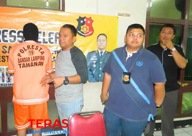 Setelah Memacari Calon Korban, Aldi Curi Sepeda Motor Korban Di Mal