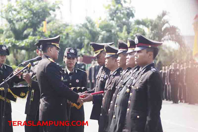 Lima Anggota Polda Lampung Terima Penghargaan dari Presiden