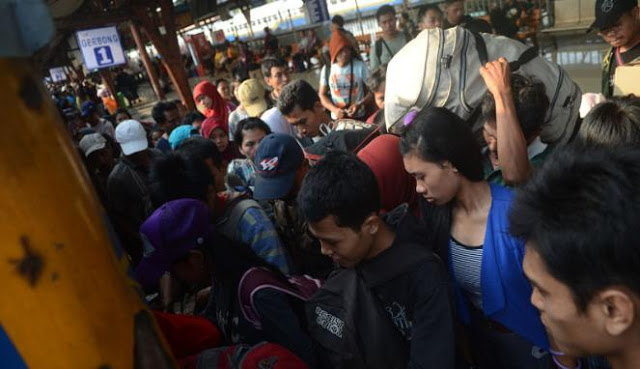 Jelang H-5 Lebaran, Penumpang KAI Tanjungkarang Naik 30 Persen