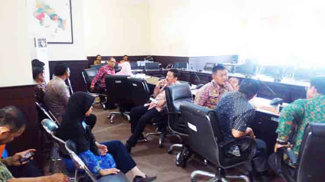 Rapat Pembahasan LKPJ-AMJ Bupati tak Kunjung Dimulai, Kepala SKPD Kesal