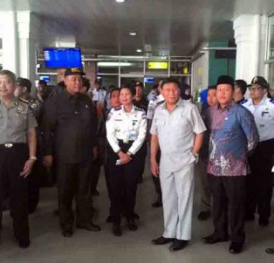 Anggota DPD RI Tinjau Arus Balik di Bandara Radin Intan II