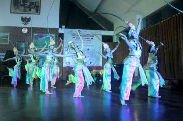 Kesenian Indonesia-Tiongkok Memukau Penonton Rumah Budaya Fadli Zon