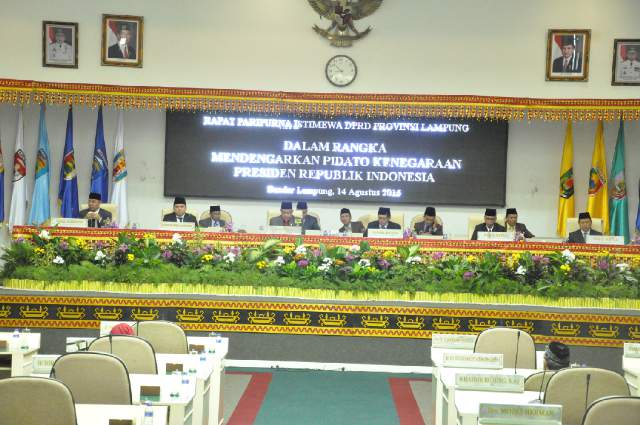 Usai Gubernur dan Wagub Dengarkan Pidato Presiden, Pegawai Pemprov Gelar Lomba Terompah