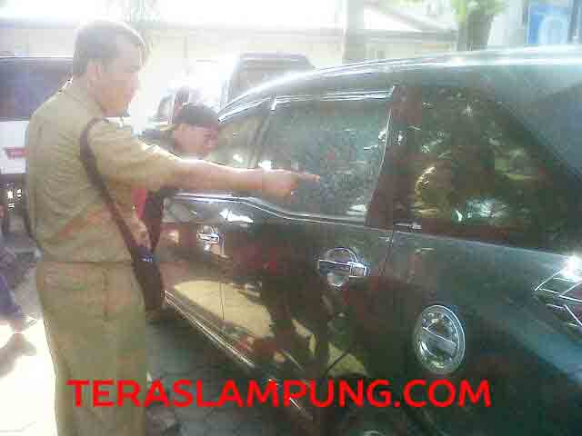 Mobil Pelajar SMA Jadi Sasaran Pencuri dengan Modus Pecah Kaca