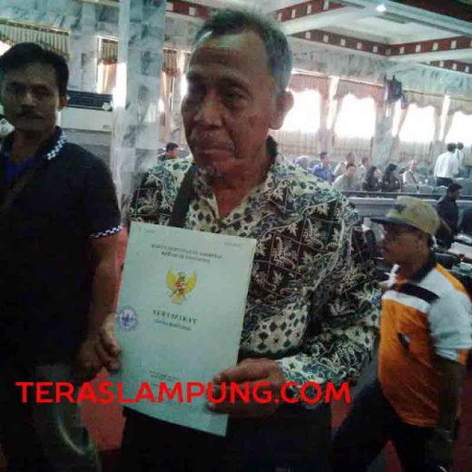 Konflik Lahan: Akhirnya, BPN Bagikan Sertifikat Tanah kepada 55 Warga Desa Madukoro