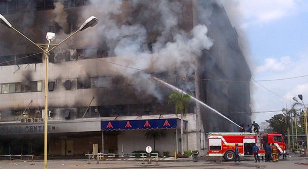 Plaza Medan Terbakar, Api Diduga Berasal dari Resto Ayam Penyet