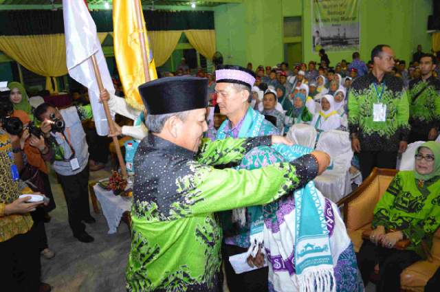 Calon Jamaah Haji Kloter Pertama asal Lampung Dilepas Sekdaprov Arinal Djunaidi