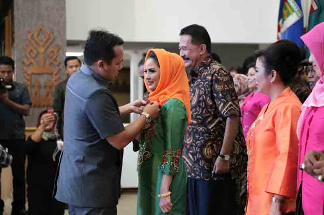 Pengurus DKL 2015-2019 Dikukuhkan Gubernur