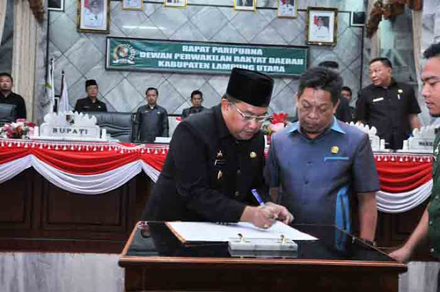 DPRD Lampung Utara Sahkan Perda Pilkades Serentak