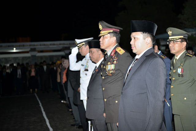 Gubernur Hadiri Malam Renungan Suci