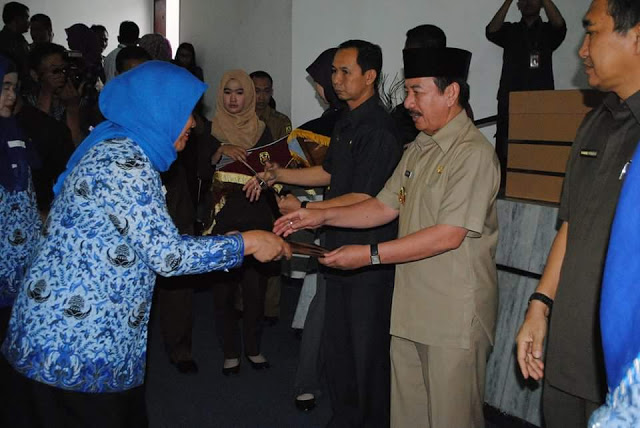 Sebanyak 318 PNS Pemkot Bandarlampung Terima Satya Lencana Karya dari Presiden