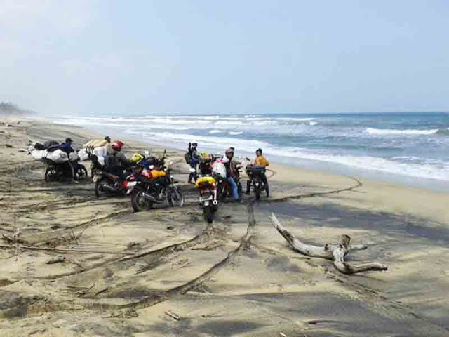 Lampung Inspiring Expedition, Menyusuri Keindahan Pantai Way Haru Sambil Berbagi