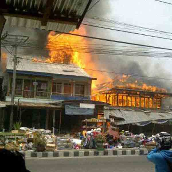 Breaking News: Pasar Liwa Lampung Barat Terbakar