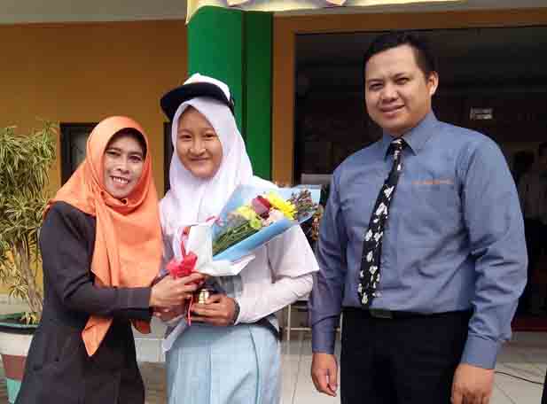 Rizky Adinda, Penulis Puisi Berbakat dari SMP Global Surya