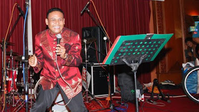 Penyanyi Minang Ajo Andre Meninggal Dunia