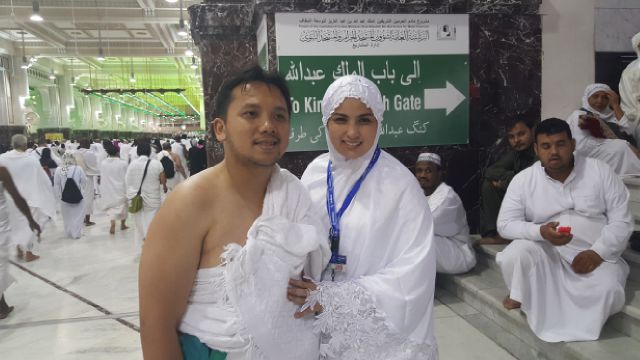 Ibadah Haji, Gubernur Ridho dan Ibu Yustin Ficardo Selesai Lempar Jumrah