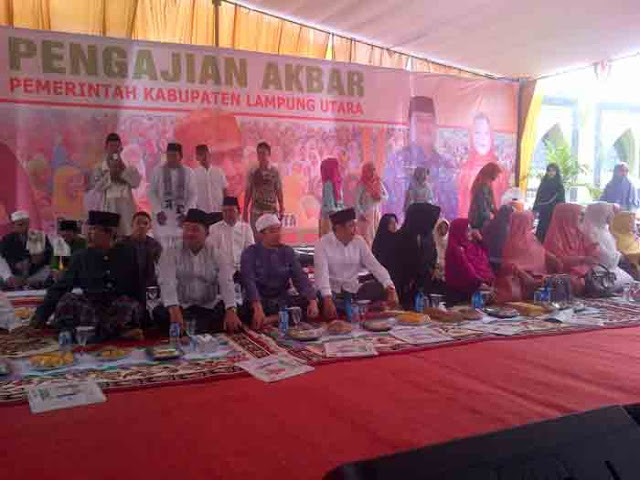 Dihadiri Bupati Lampura, Ustad Solmed Berikan Tausiyah di Islamic Center Kotabumi