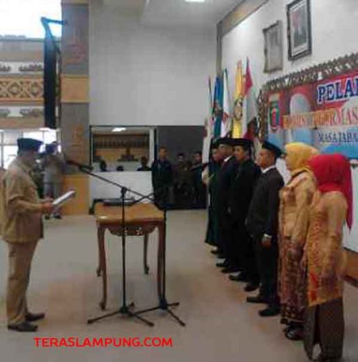 Wagub Bachtiar Basri Lantik Lima Anggota Komisi Informasi Lampung