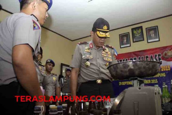 Ditpolair Polda Lampung Sita Puluhan Botol Bom Ikan Siap Ledak