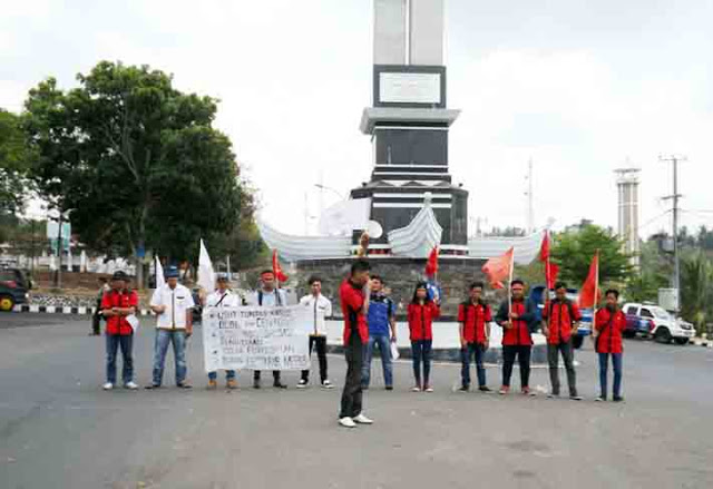 Mahasiswa Lamsel Tuntut Penuntasan Kasus BLBI dan Bank Century