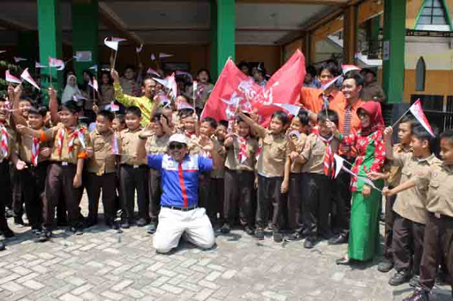 Ekpedisi Kapsul Waktu Singgah di Sekolah Global Surya