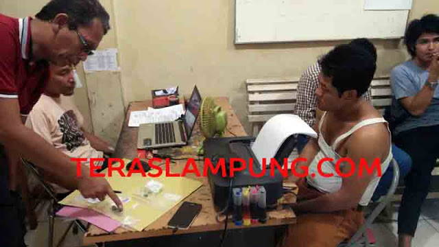 Pesta Sabu, Dua Guru di Lampung Utara Diringkus Polisi