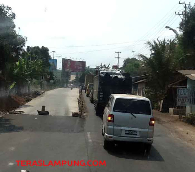 Ruas Jalan Trans Sumatera di Bakauheni Mulai Dibeton