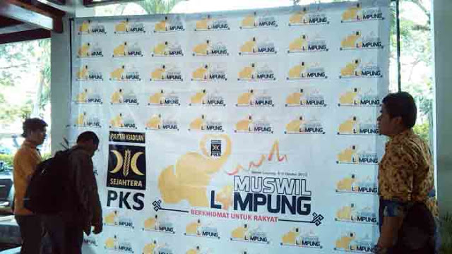 Gotong Royong Jelang Muswil ke-4 PKS Lampung