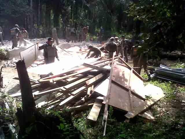 10 Rumah Ibadah di Aceh Singkil Dibongkar