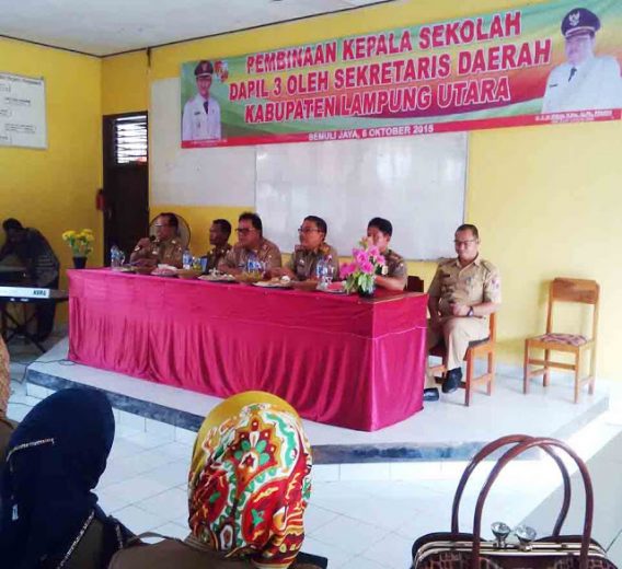 Sekkab Lampung Utara Minta Para Kepala Sekolah Tanamkan Akhlak kepada Para Siswa