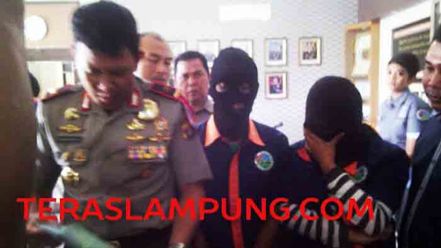 IRT Gembong Sabu: Usai Temui Suami di Lapas, Sutriasih Transfer Uang Rp 300 Juta