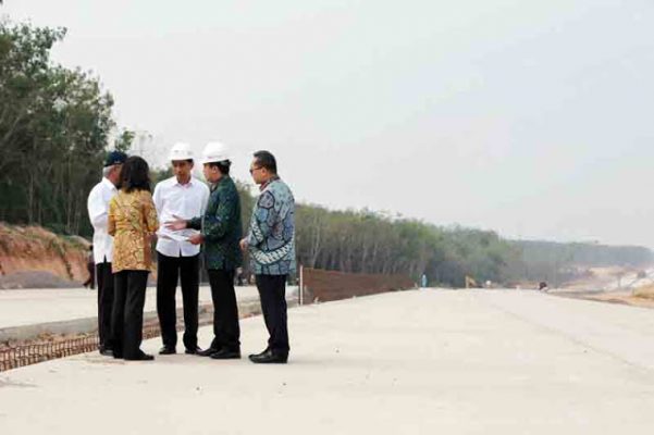 Presiden Jokowi Harapkan pada 2018 Jalan Tol Lampung-Palembang Sudah Beres