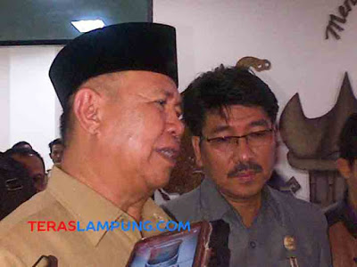 Mulai 2016 PNS Pemprov Lampung Pakai Seragam Putih Hitam. Ini Alasannya