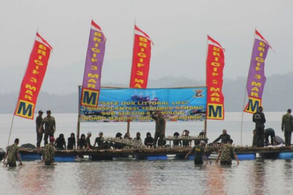 Brigif-3 Marinir Peduli Kelestarian Terumbu Karang di Perairan Lampung