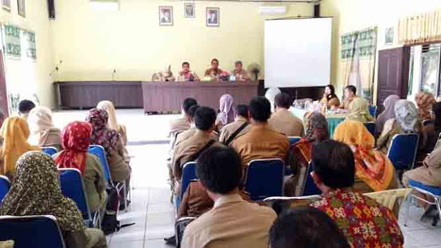 Chrisna Putra Naikkan Nilai Insentif Para Penyuluh Pertanian di Metro