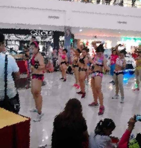 Foto Ibu-Ibu Muda dan Para Gadis Berbikini Ria di Kontes Aerobik Bikin Heboh Dunia Maya