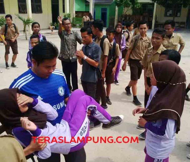 “Kesurupan Massal” di SMPN Kotabumi, Kadisdik Lampura Berikan Izin Libur
