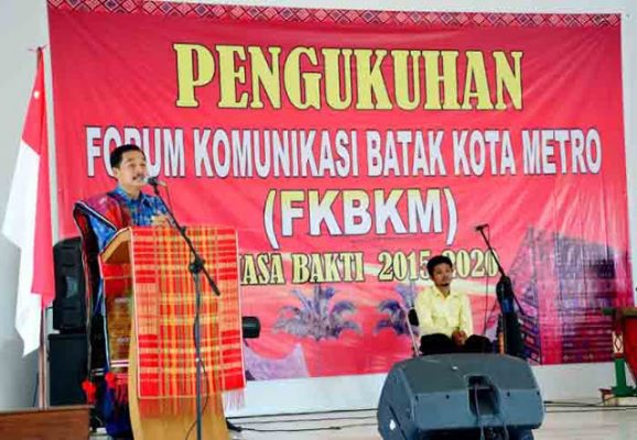 Chrisna Putra Kukuhkan Pengurus Forum Komunikasi Batak Kota Metro