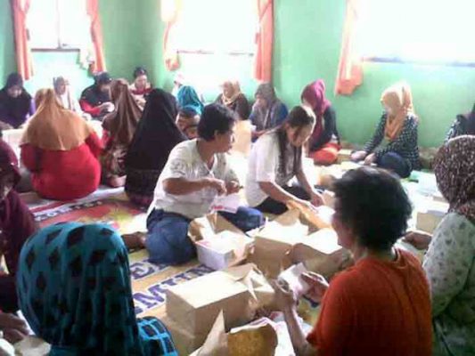 Pilkada Serentak, KPU Waykanan Mulai Lipat Surat Suara