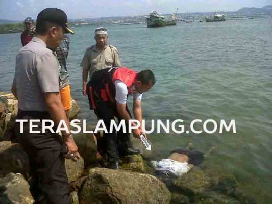 Mayat Warga Jl. R.E. Martadinata Bandarlampng Ditemukan Terapung di Pantai Harnas