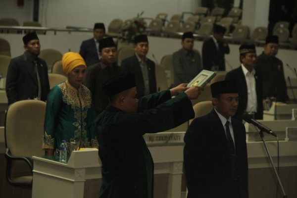 Ketua DPRD Lampung Lantik Murdiansyah Mulkan