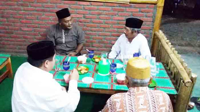 Bupati Pringsewu Hadiri “Grand Opening” Lesehan “Bersenyum Manis”